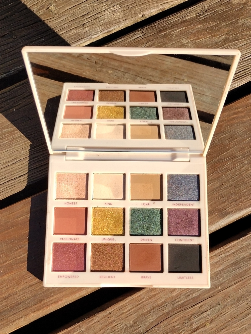 Persona,Neutral & Jewel Tone Eyeshadow Palette – Multi-Color